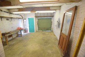 Oversized Garage- click for photo gallery